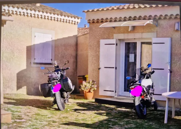 Petite maison meublée entre Avignon et Carpentras