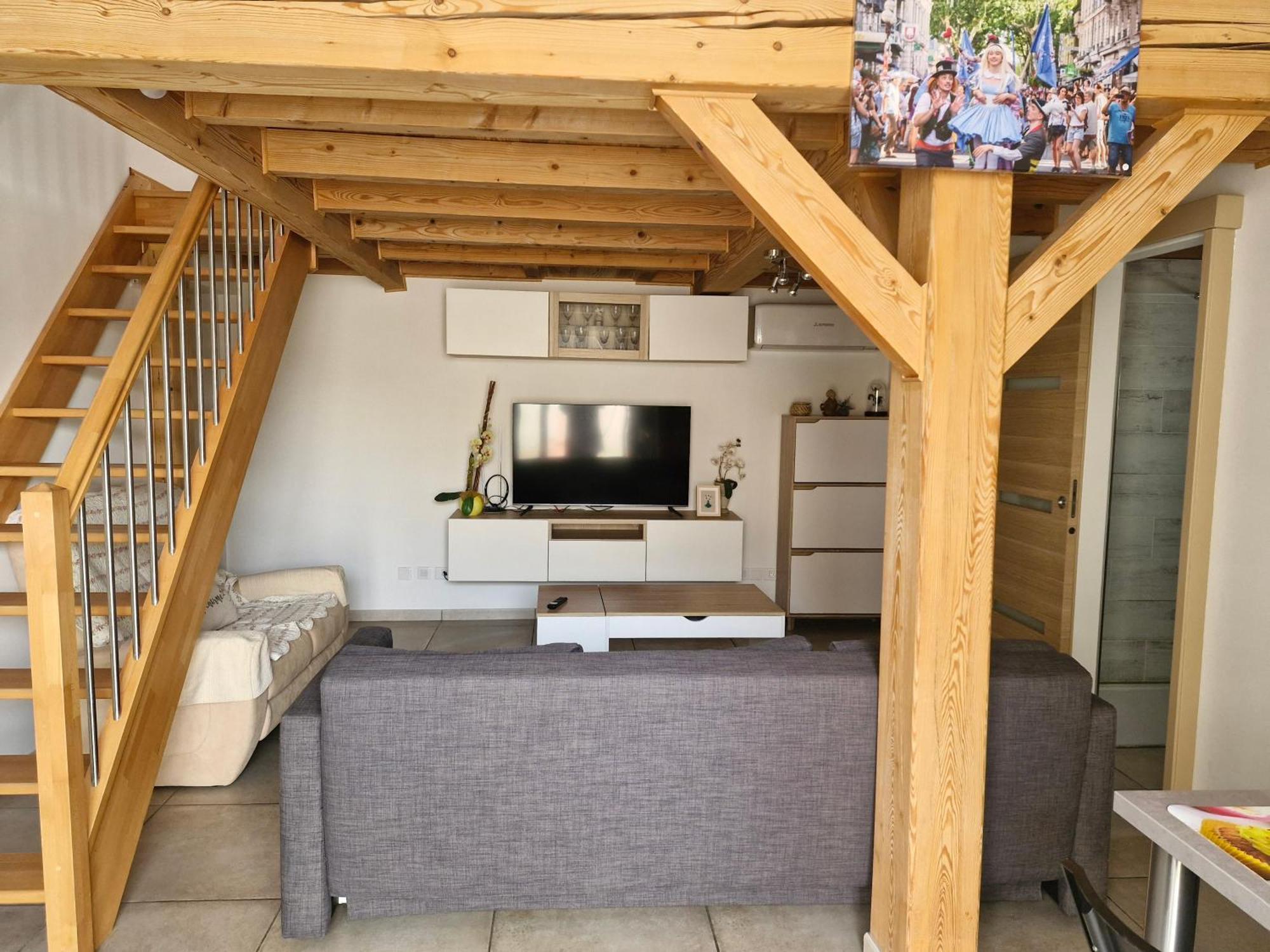 Petite Maison Meublée Entre Avignon Et Carpentras Appartement *