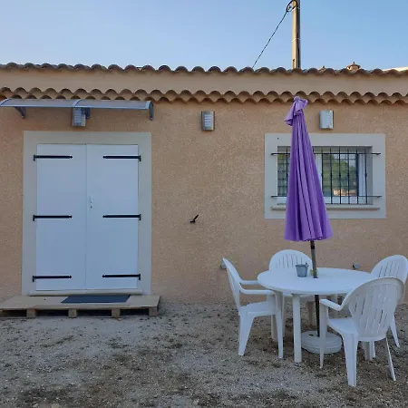 Petite Maison Meublee Entre Avignon Et Carpentras Morieres-les-Avignon Exterior photo