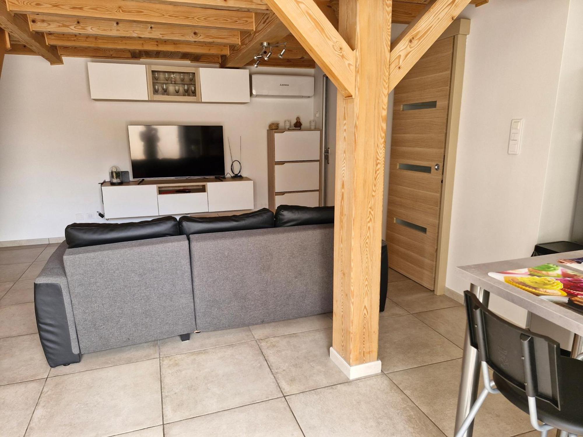 Petite Maison Meublee Entre Avignon Et Carpentras Apartment